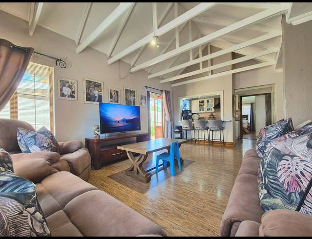 4 BEDROOM VILLA FOR SALE IN DALVIEW